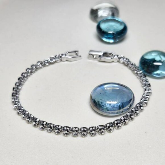 Swarovski Emily Tennis Bracelet Round Crystals Rhodium Plated NWOT NIB - Picture 2 of 6